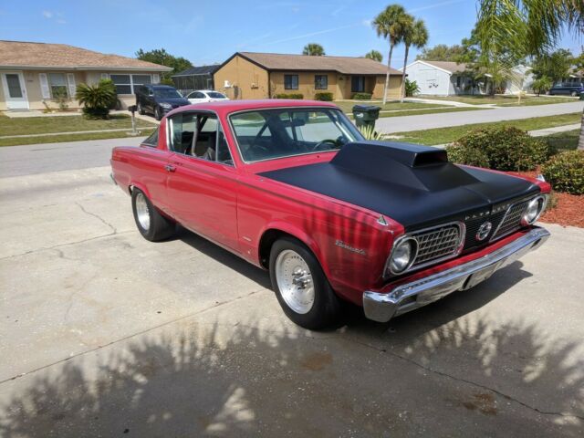 Plymouth Barracuda 1966 image number 2