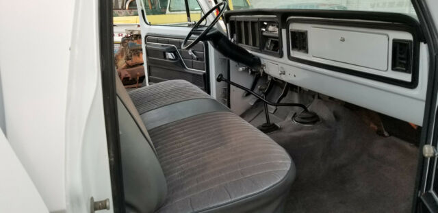 Ford F-250 1979 image number 34