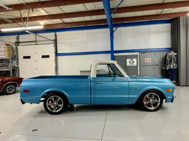 Chevrolet C-10 1970 image number 16