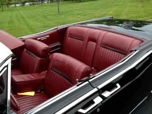 Lincoln Continental 1967 image number 10