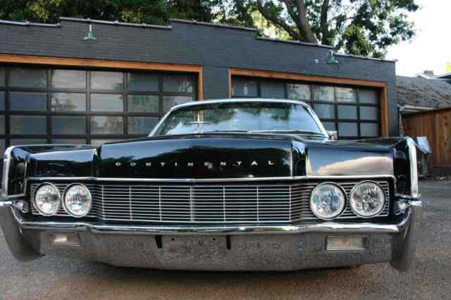 Lincoln Continental 1967 image number 13