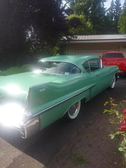 Cadillac DeVille 1957 image number 1