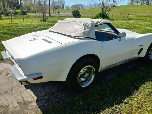 Chevrolet Corvette 1973 image number 12