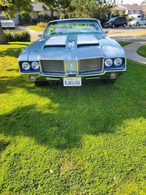 Oldsmobile Cutlass Supreme Classic 1972 image number 2