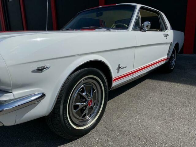 Ford Mustang 1965 image number 17