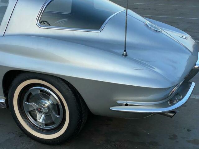 Chevrolet Corvette 1966 image number 37