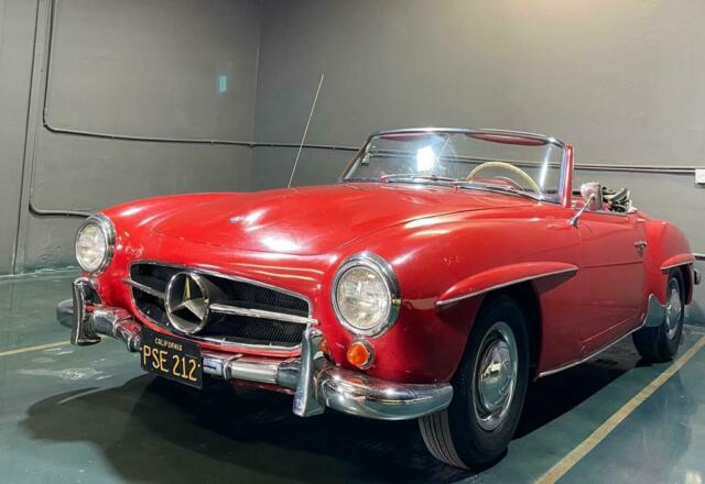 Mercedes-Benz SL-Class 1960 image number 24