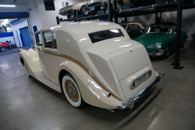 Bentley MARK VI 4.25L ALUMINUM FREESTONE & WEBB COACHBUILT 1947 image number 32