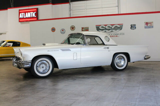 Ford Thunderbird 1957 image number 11