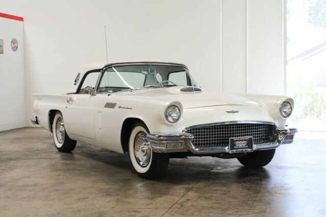 Ford Thunderbird 1957 image number 15