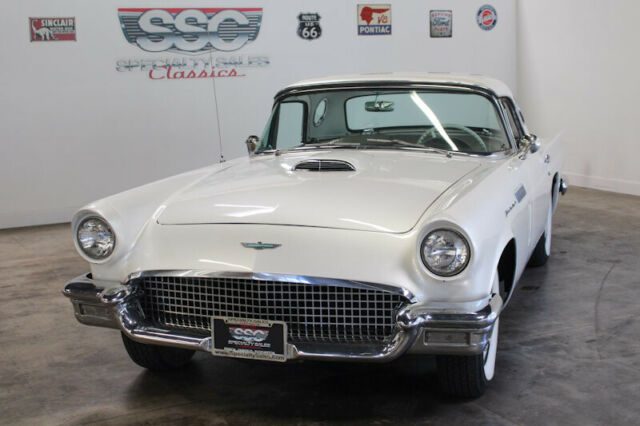 Ford Thunderbird 1957 image number 2