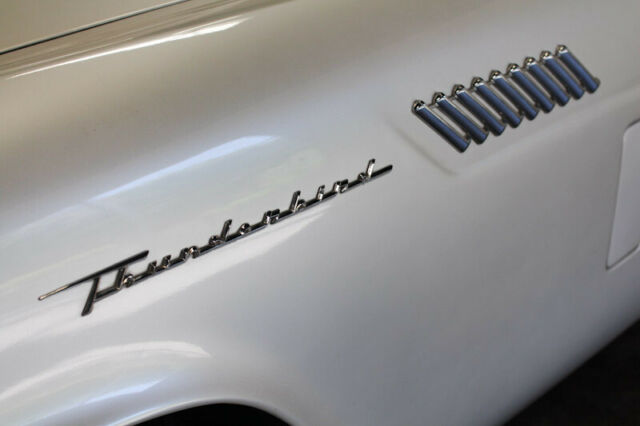 Ford Thunderbird 1957 image number 21