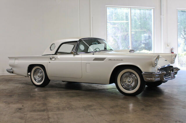 Ford Thunderbird 1957 image number 29