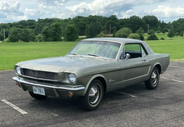 Ford Mustang 1966 image number 0