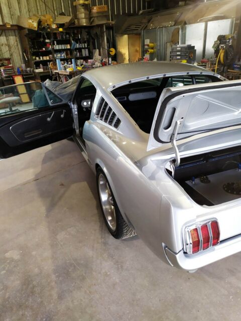 Ford Mustang 1966 image number 2