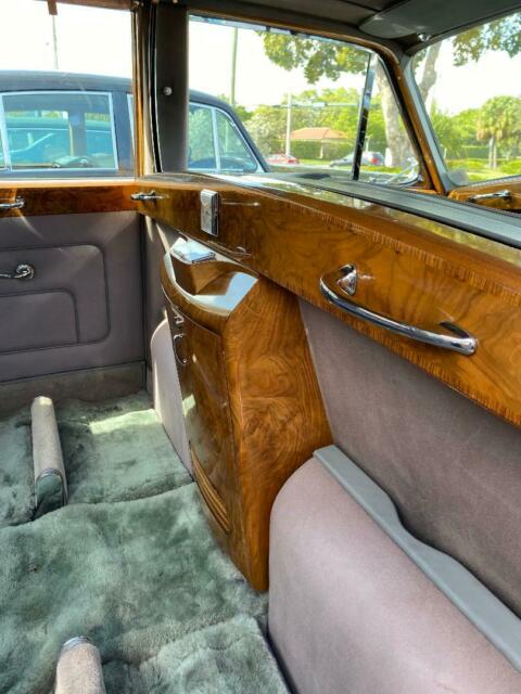 Rolls-Royce Phantom 1964 image number 36