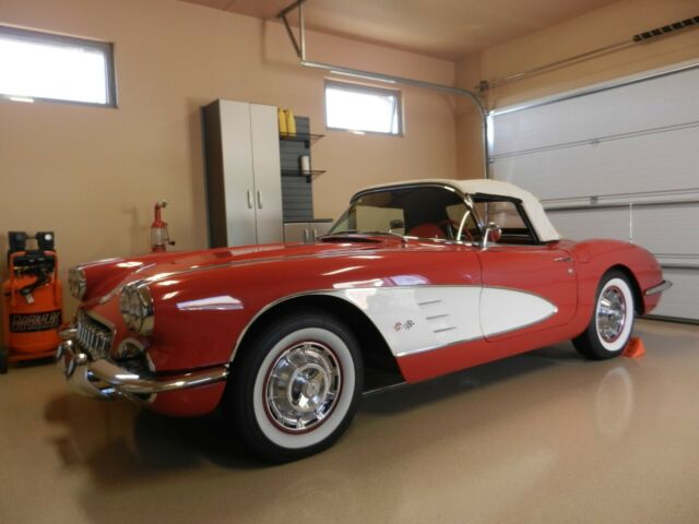 Chevrolet Corvette 1960 image number 1