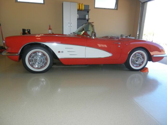 Chevrolet Corvette 1960 image number 24