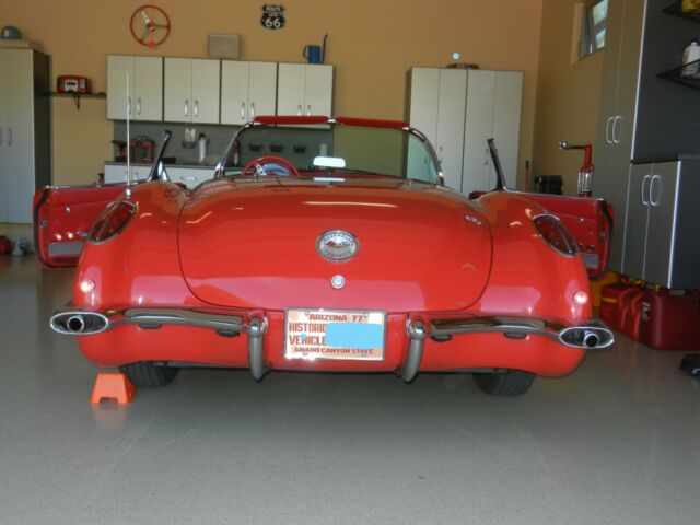 Chevrolet Corvette 1960 image number 31