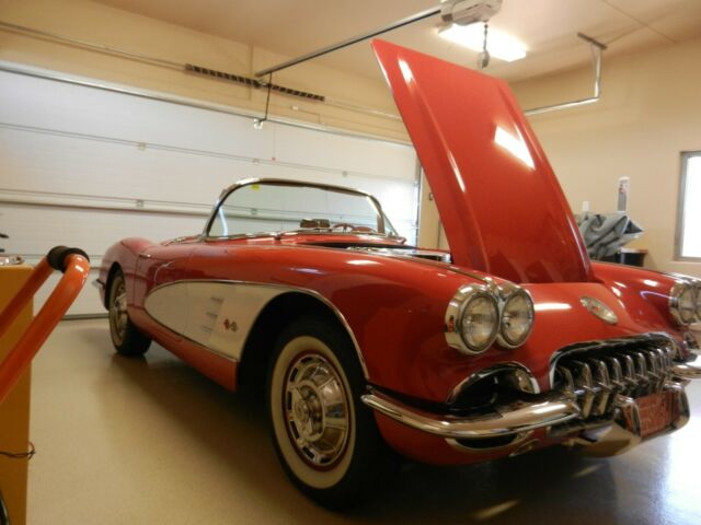 Chevrolet Corvette 1960 image number 32