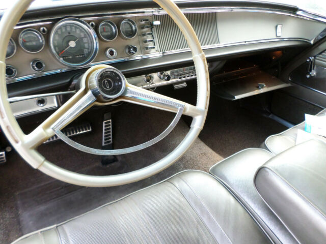 Chrysler 300 Series 1964 image number 13