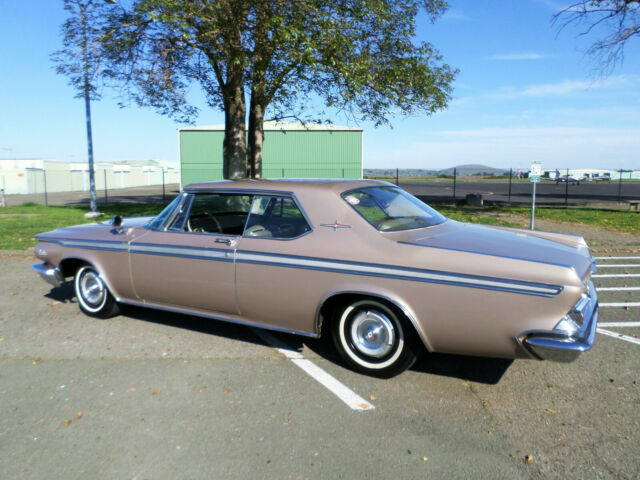 Chrysler 300 Series 1964 image number 2