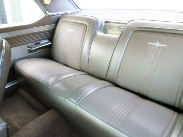 Chrysler 300 Series 1964 image number 38