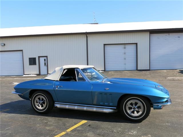 Chevrolet Corvette Convertible, 1965 image number 12