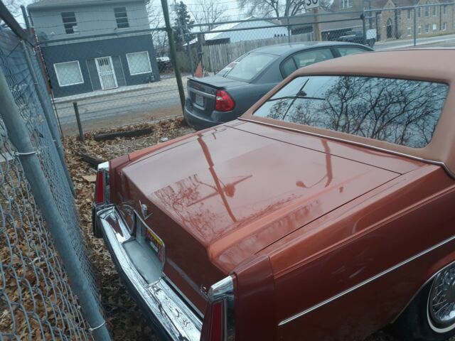 Cadillac DeVille Coupe 1977 image number 15