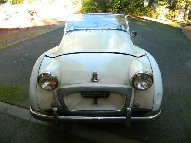 Triumph TR2 1955 image number 0