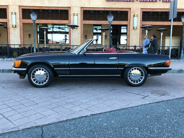 Mercedes-Benz SL-Class 1976 image number 1