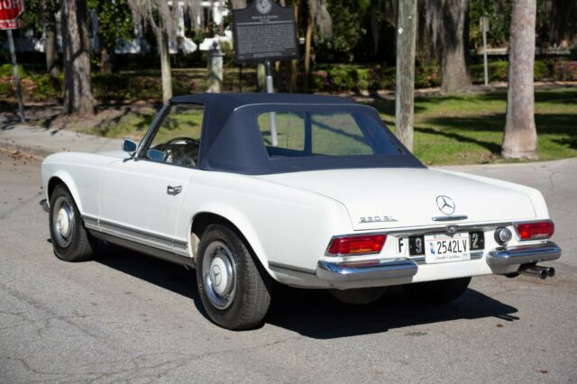 Mercedes-Benz SL-Class 1964 image number 2