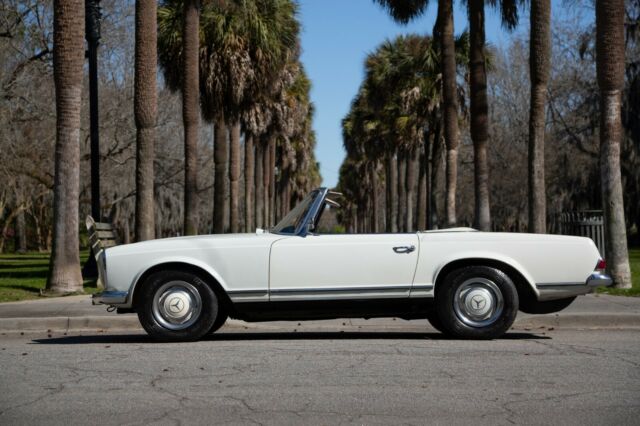 Mercedes-Benz SL-Class 1964 image number 31