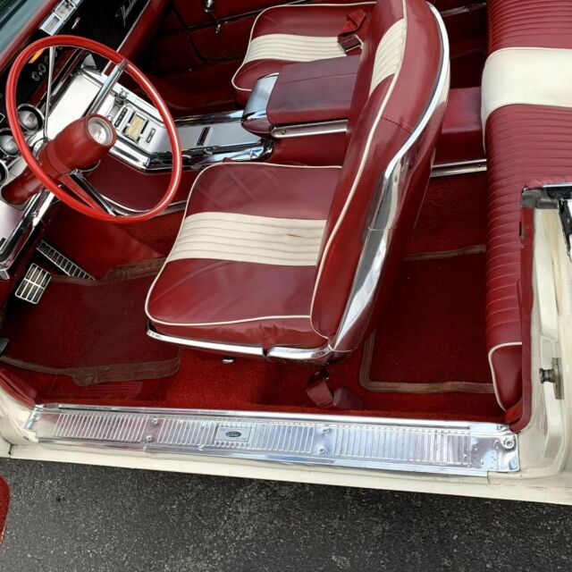 Ford Thunderbird 1964 image number 2