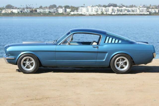 Ford Mustang 1965 image number 12