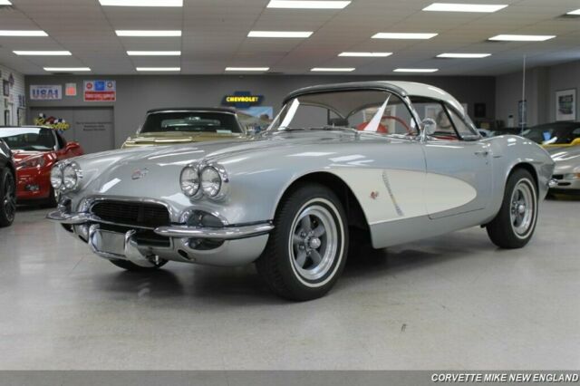 Chevrolet Corvette 1962 image number 24