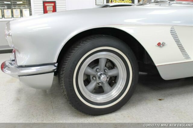 Chevrolet Corvette 1962 image number 46