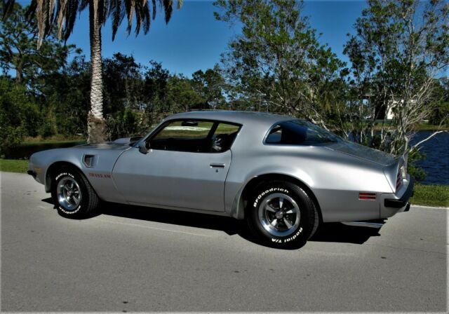 Pontiac Trans Am 1975 image number 2