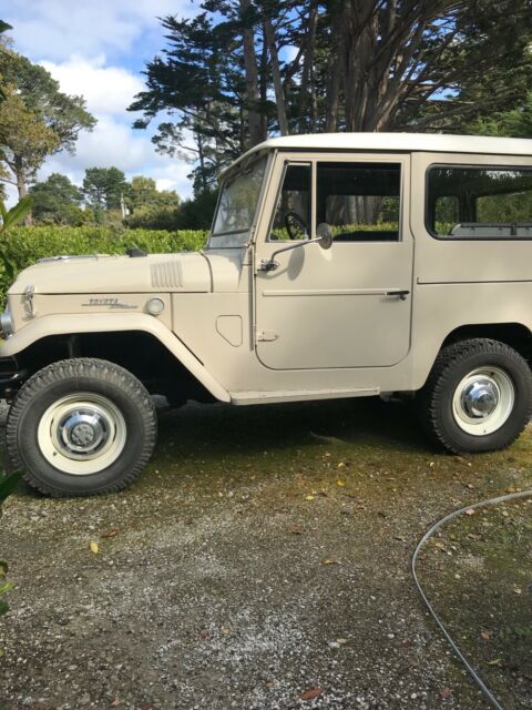 Toyota Land Cruiser 1968 image number 1