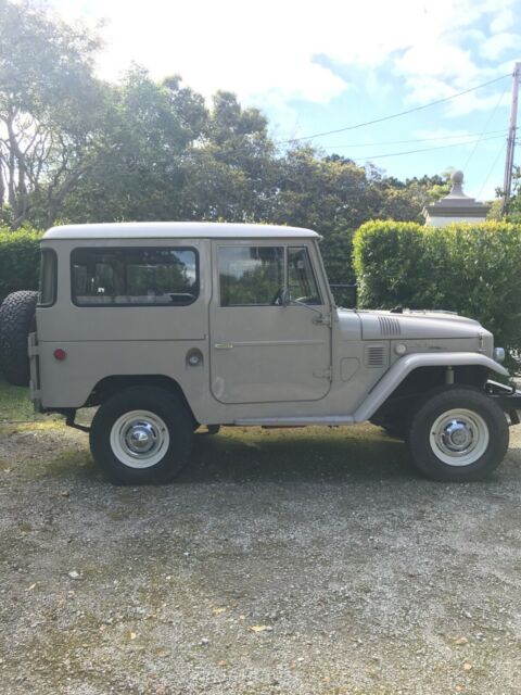 Toyota Land Cruiser 1968 image number 7