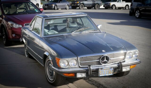 Mercedes-Benz SL-Class 1972 image number 0