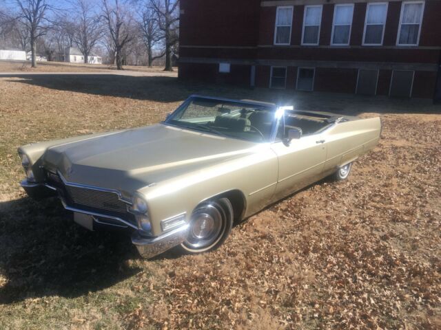 Cadillac DeVille 1968 image number 2