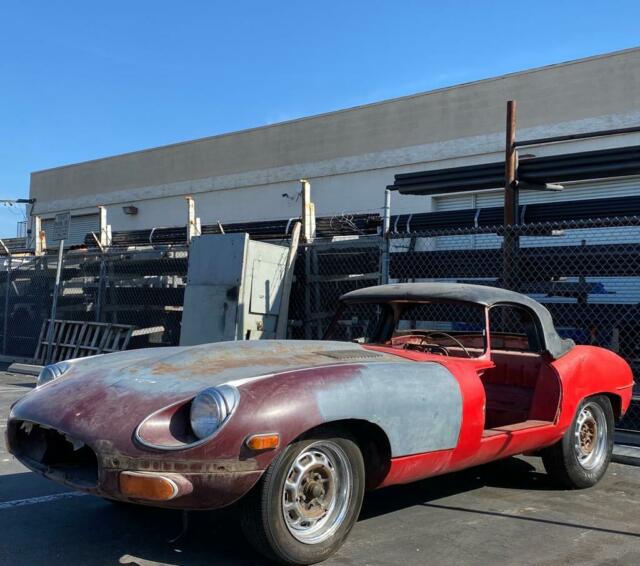 Jaguar E-Type 1970 image number 0