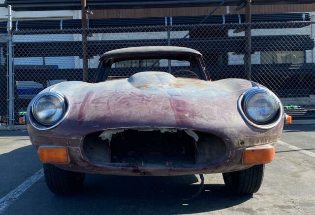 Jaguar E-Type 1970 image number 1