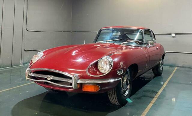 Jaguar E-Type 1970 image number 2