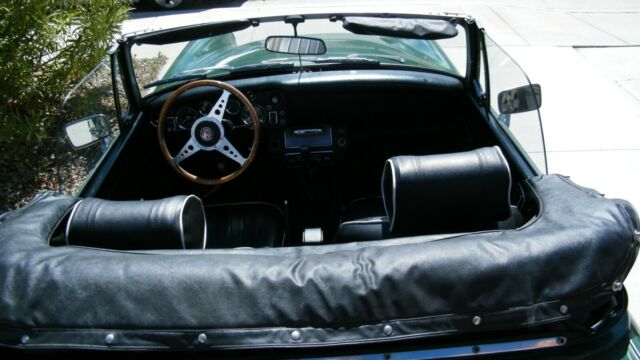 MG Midget 1975 image number 13