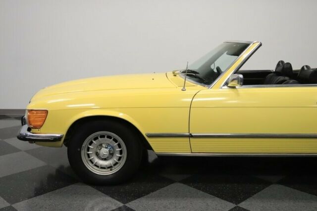 Mercedes-Benz SL-Class 1973 image number 16