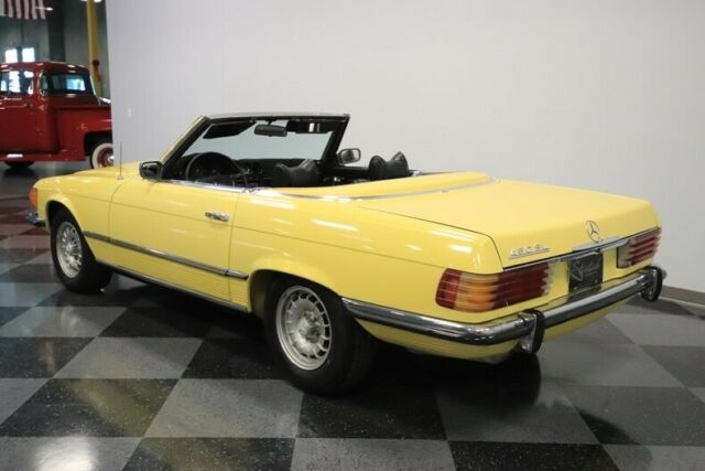 Mercedes-Benz SL-Class 1973 image number 44