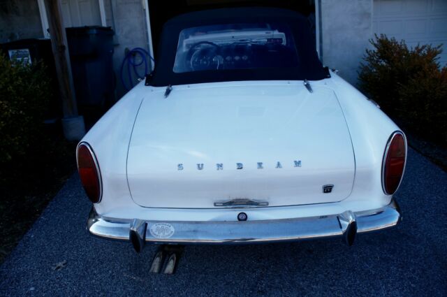 Sunbeam Alpine 1965 image number 46