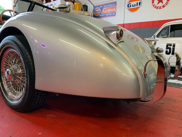 Jaguar XK 1951 image number 28